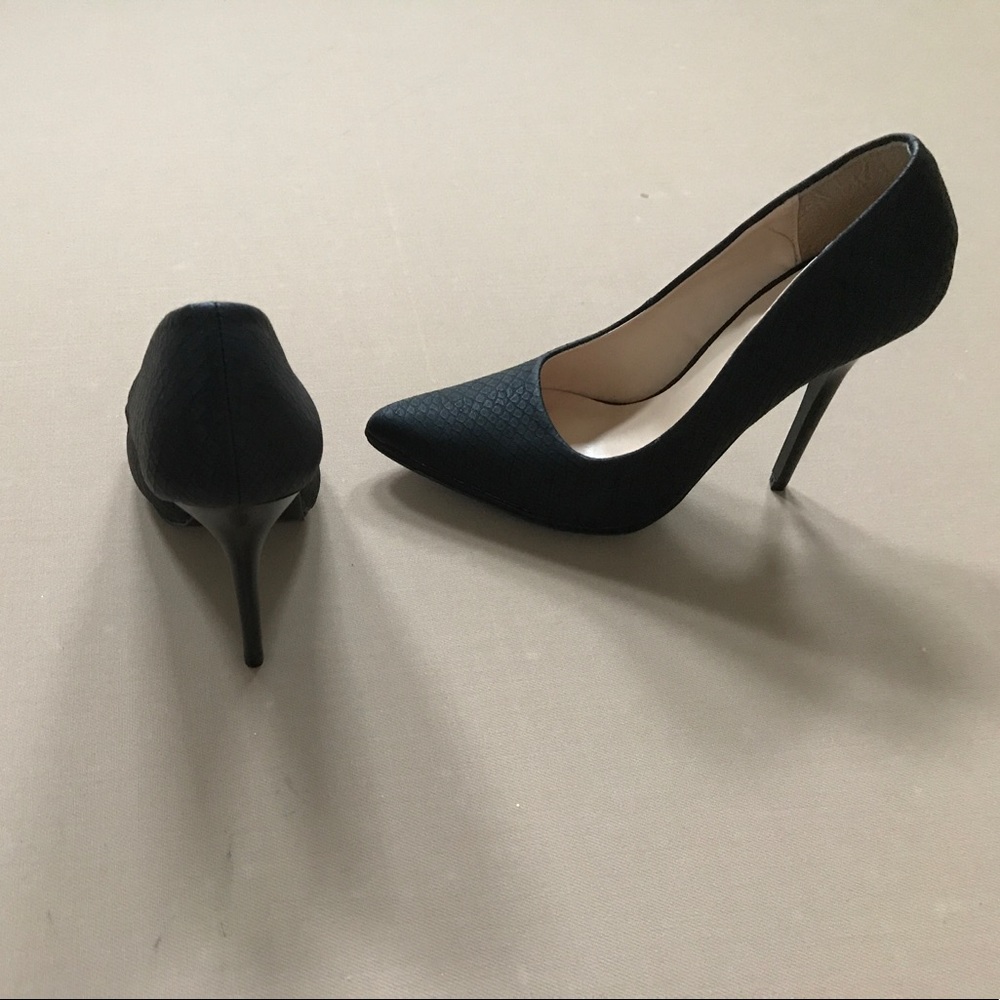 Qupid black pumps 7.5